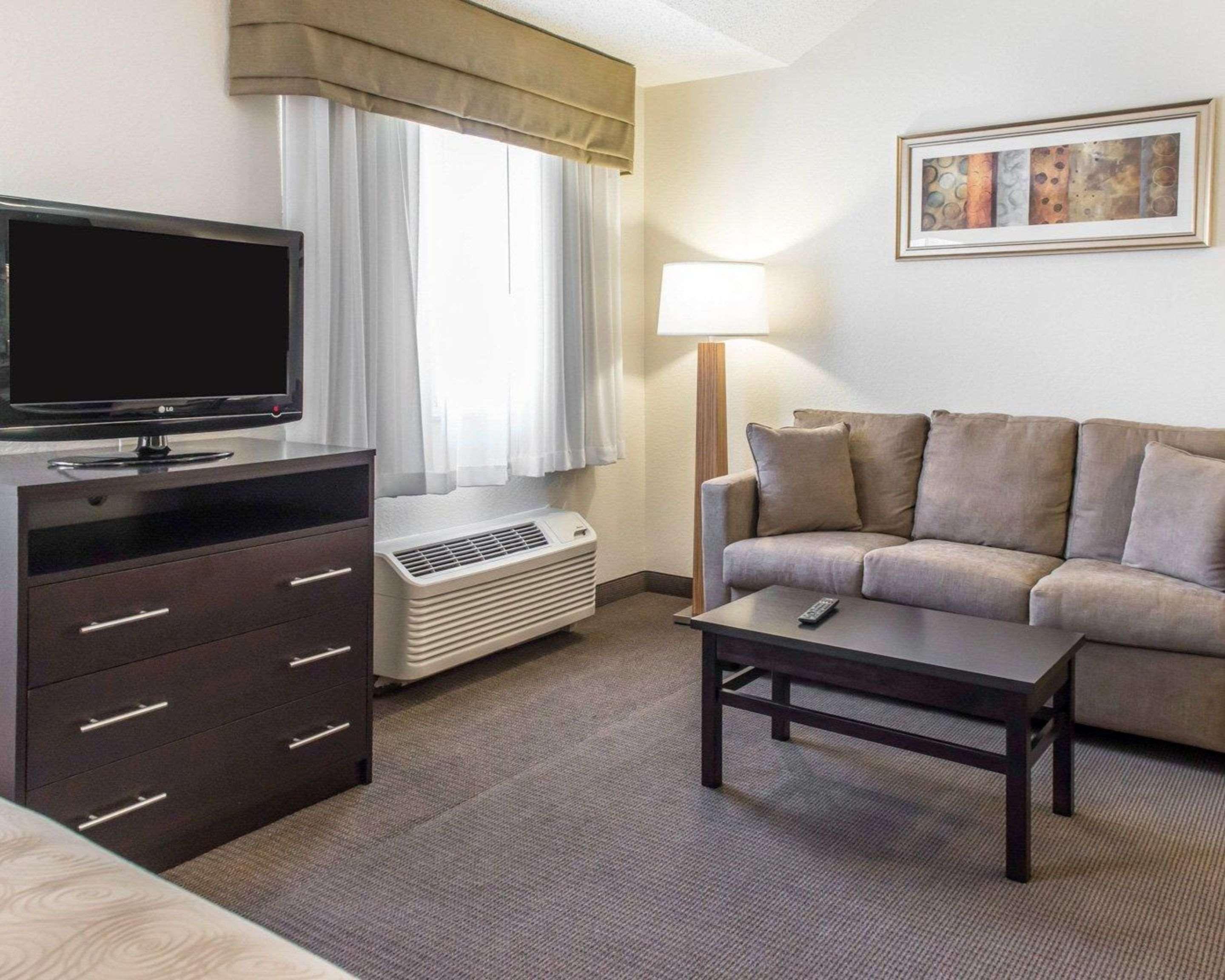 Hotel Mainstay Pittsburgh Airport 2*