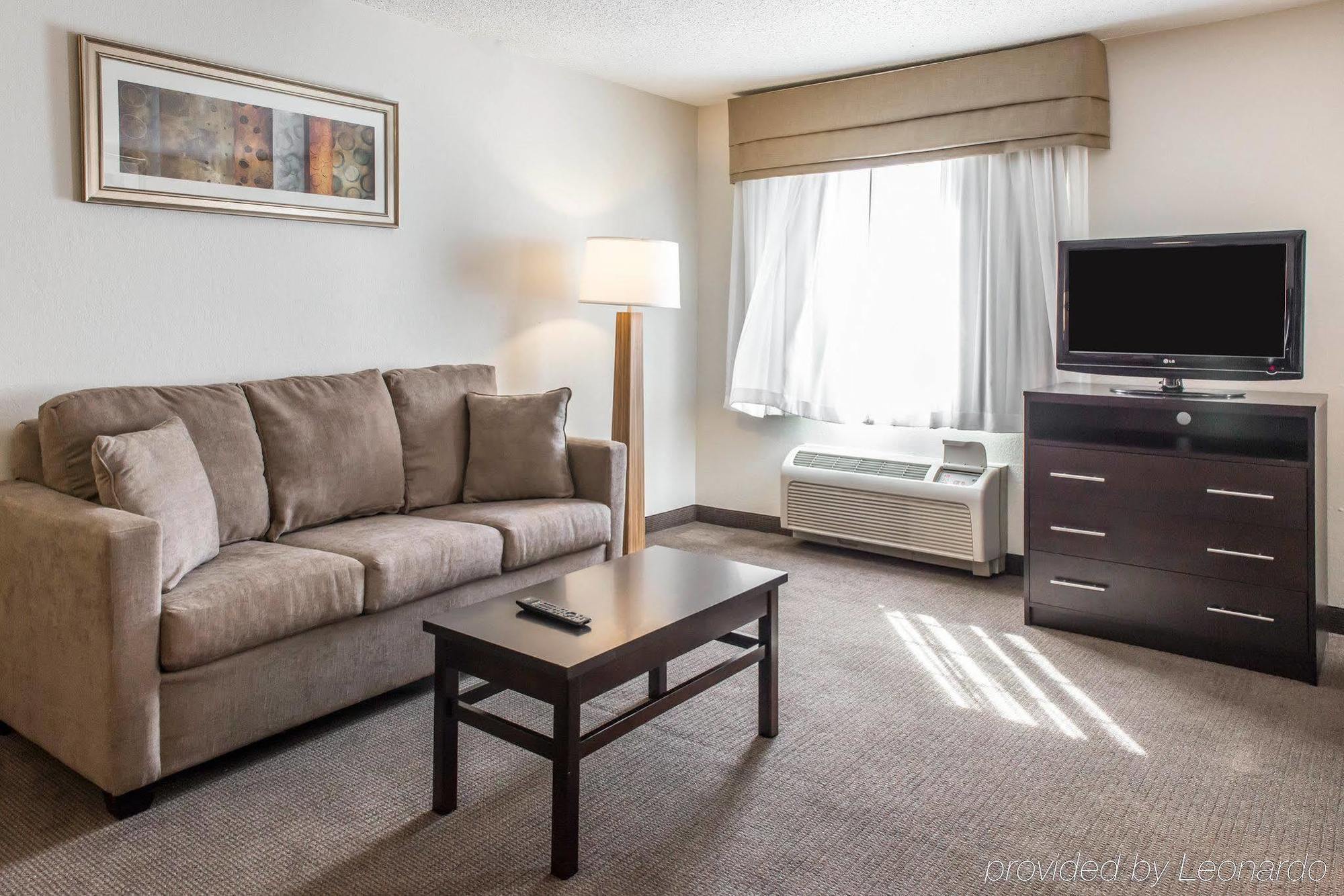 Hotel Mainstay Pittsburgh Airport 2*